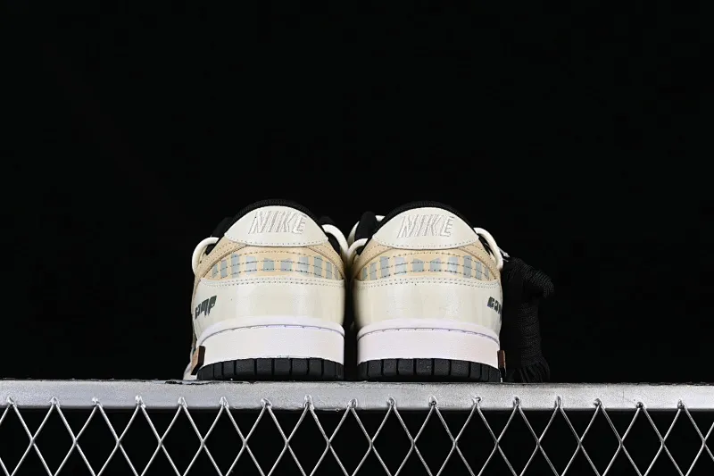 All Categories Nk SB Dunk Series Nk SB Dunk Low Low-top sneakers Nk Dunk Low Panda Prank-Jungle Crossing Mishan Genno SB strappy low-top casual sneakers DV0831-002